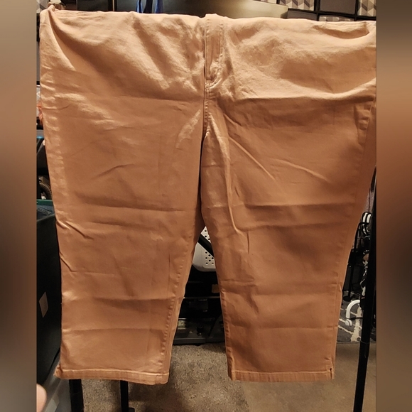 Lane Bryant Mid Rise Pedal Pants - Picture 1 of 6